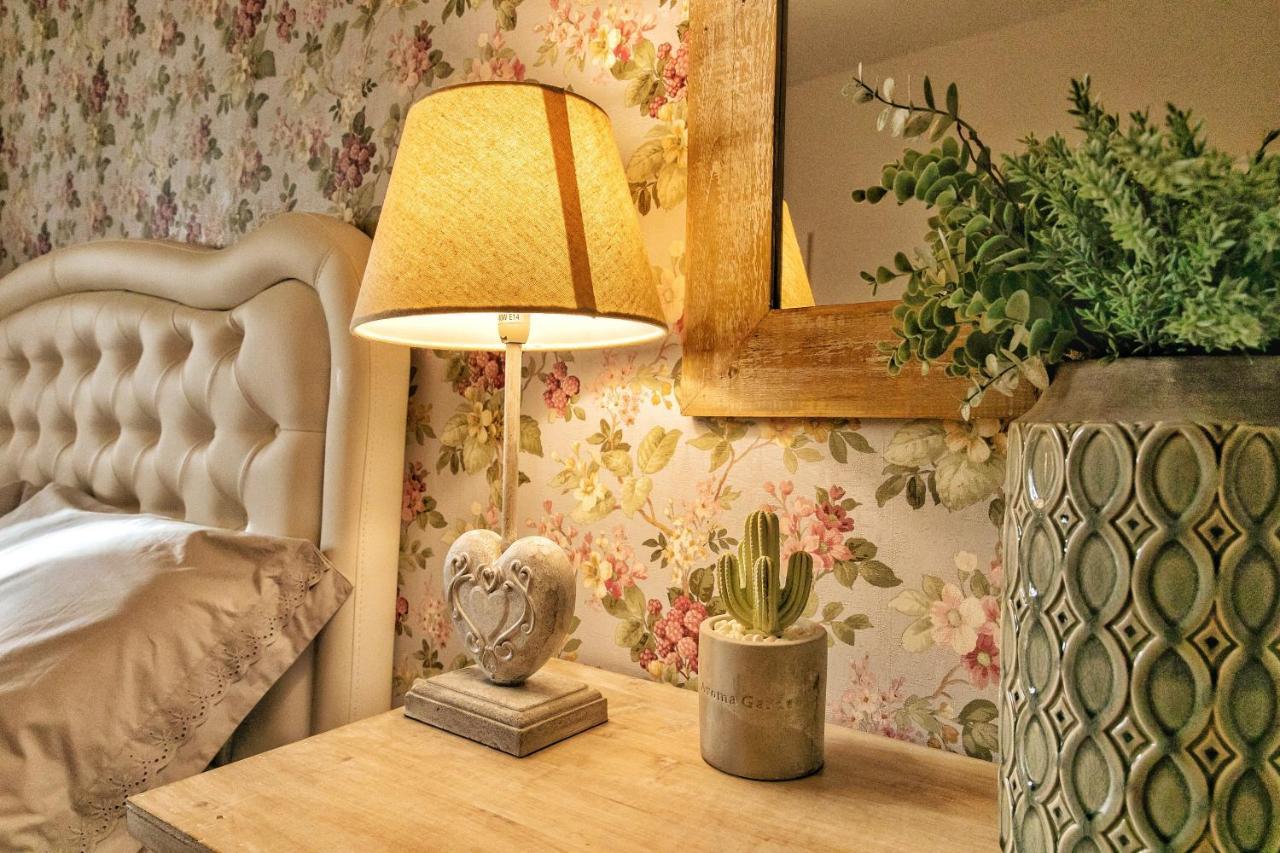 Il Mandorlo Fiorito Bed And Breakfast Ogliastro Cilento Exterior photo